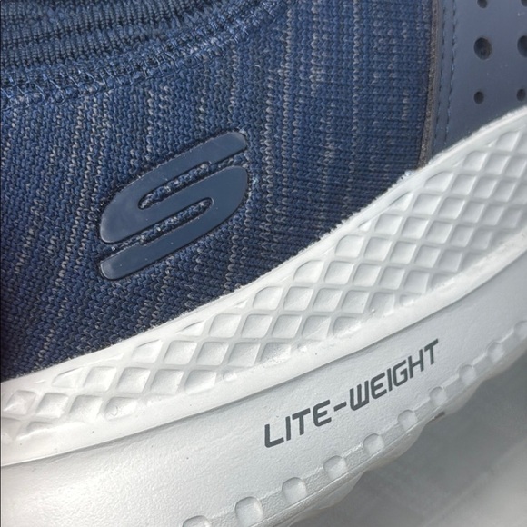 The Skechers Matera Knocto in Navy size 11.5 - Picture 7 of 8